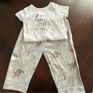 Bundles Infant top and bottom set, grey & white Size 0-3 months, NWOT